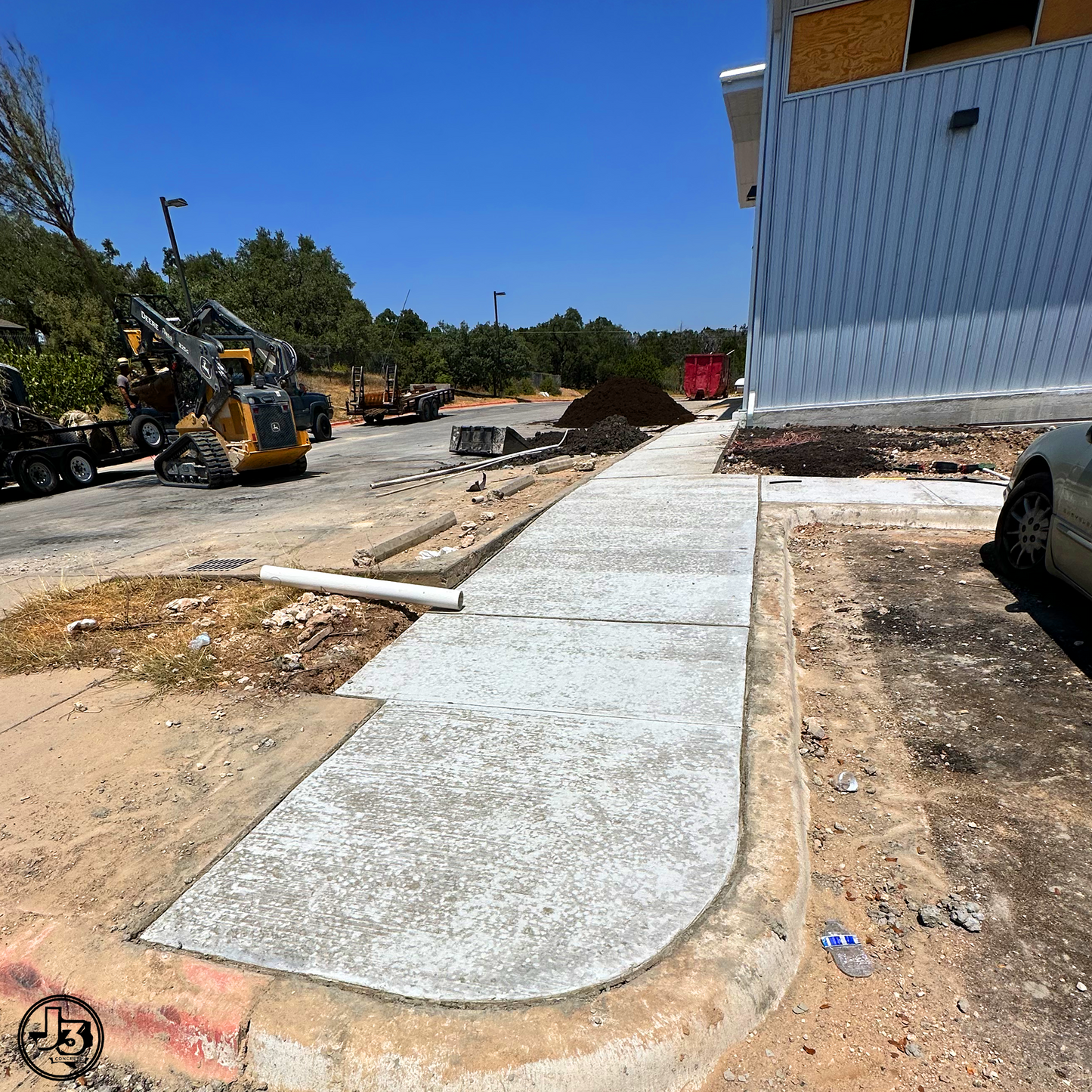 CURB, GUTTERS, & CIVIL CONCRETE
