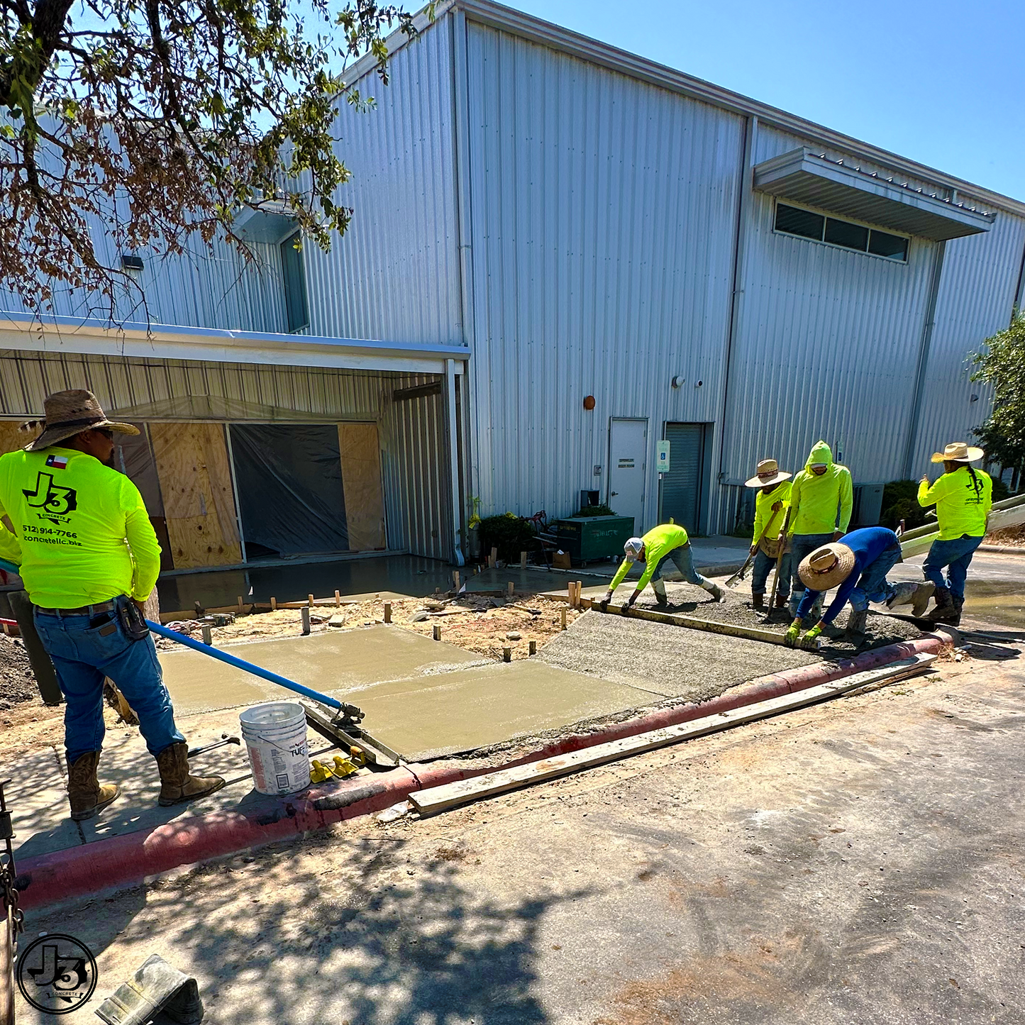 CURB, GUTTERS, & CIVIL CONCRETE