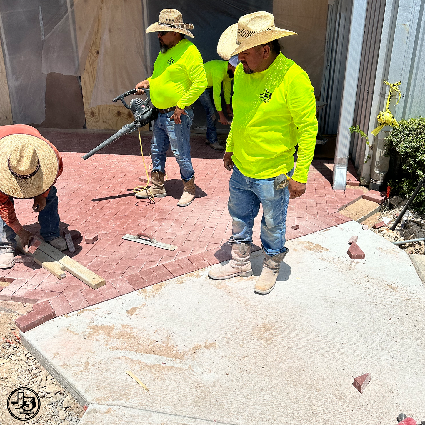 CURB, GUTTERS, & CIVIL CONCRETE